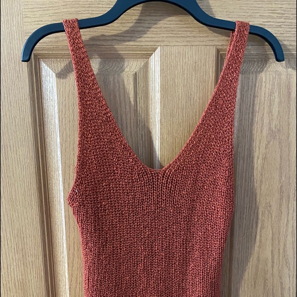 Hooked Up Knitted Cinnabar Tank - Picture 4 of 6